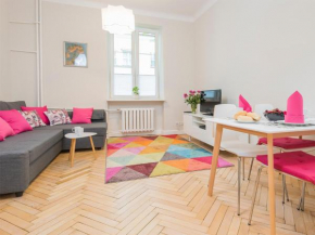  Delightful New Town Square Apartment  Варшава